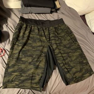LuLu lemon 11’ athletic shorts